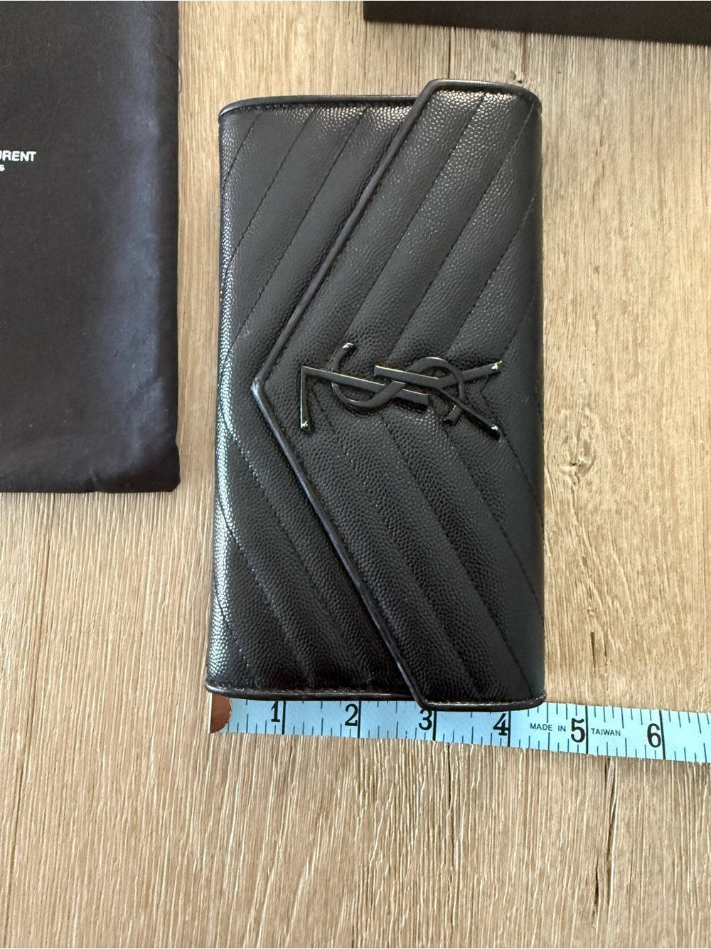 Saint Laurent Black Quilted Chevron Leather Envelope Clutch - Picture 9 of 11